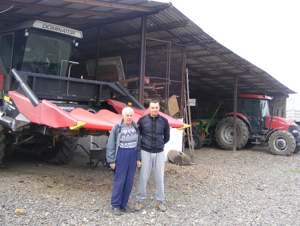 Viorel şi Cosmin Petrovici, tată şi fiu, ambii agricultori de succes şi cu experienţă în atragerea de finanţări europene