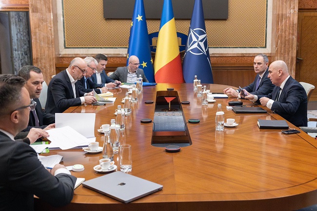 Bolojan promite o soluție în privința prețului combustibililor la începutul săptămânii