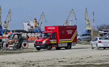 O navă s-a scufundat în Portul Midia. O persoană a murit, alte 4 sunt căutate