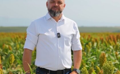 Performanță agricolă cu respect pentru natură. Vladimir Belin, Manager Agricultură Comtim România, explică rolul fertilizării organice în menținerea echilibrului solului