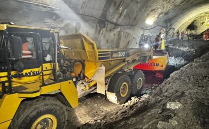 Peste 700 de muncitori și 200 de utilaje, pe şantierul de pe A1 Margina - Holdea. Stadiul lucrărilor se apropie de 60%