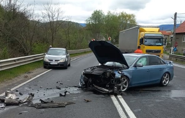 Accident grav pe DN 6, trafic alternativ