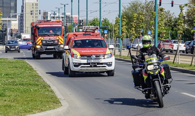 Accident în Timișoara, între un tramvai cu 100 de călători și o mașină