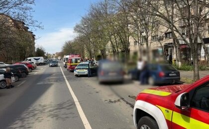 Accident în lanț pe o stradă din Timișoara, cinci persoane au fost rănite