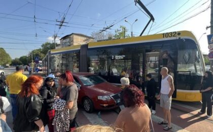 Accident între un tramvai și o mașină în Timișoara