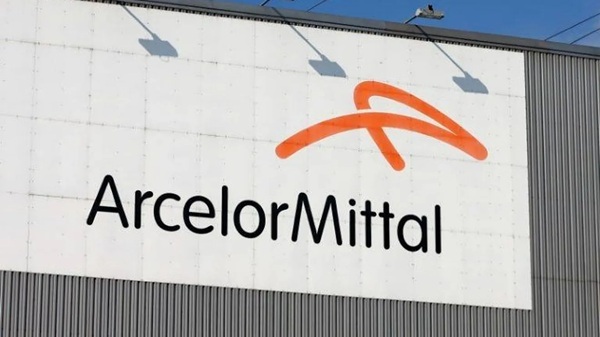 Consiliul Concurenței a aprobat preluarea activelor ArcelorMittal Hunedoara de către compania familiei Umbrărescu, UMB Steel