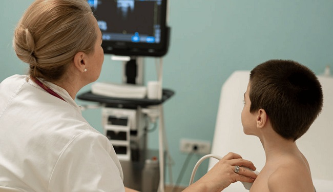 Alertă de sănătate în Timișoara! Val de copii cu probleme respiratorii grave la Clinica Bega