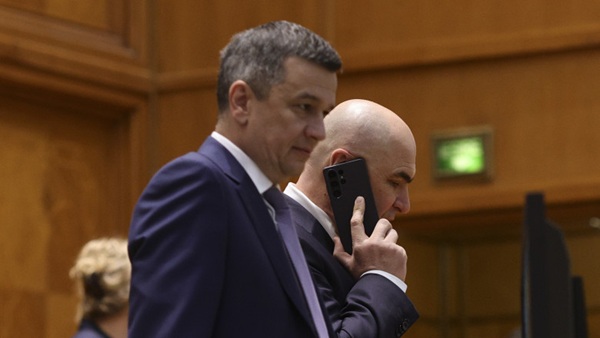 Ora zero pentru coaliție. Ședință PSD decisivă. Pe masă, retragerea sprijinului pentru Bolojan 1 Ora zero pentru coaliție. Ședință PSD decisivă. Pe masă, retragerea sprijinului pentru Bolojan.