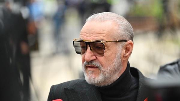 Gigi Becali a a rămas fără permis, în noaptea de Înviere