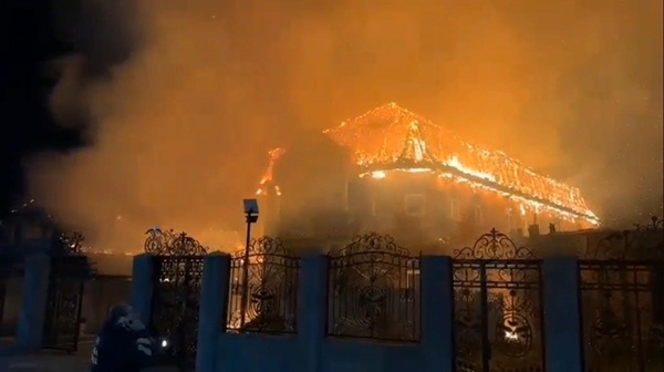 Incendiu teribil în vestul țării (video)