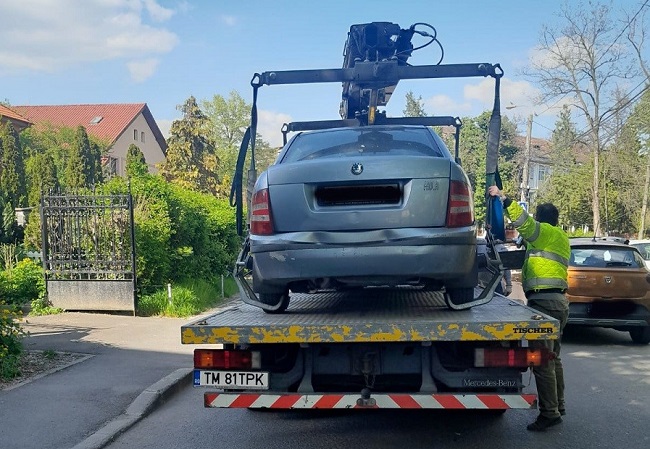 Sute de rable, ridicate de pe domeniul public, la Timişoara. Poliţia Locală aşteaptă sesizări de la cetăţeni