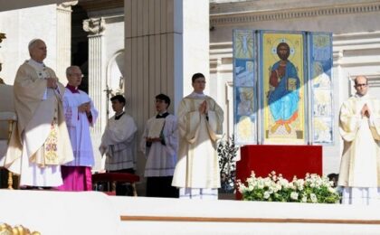 Papa Leon îndeamnă, de Paște, liderii mondiali să pună capăt războaielor și să renunțe la cuceriri