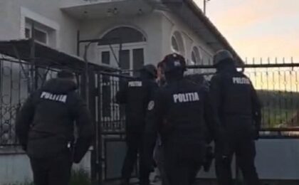 Percheziţii într-un dosar privind infracţiuni de piraterie software şi înşelăciune