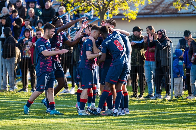 Duel în premieră: Unirea Tăşnad – Poli Timişoara. Meciul este transmis în direct