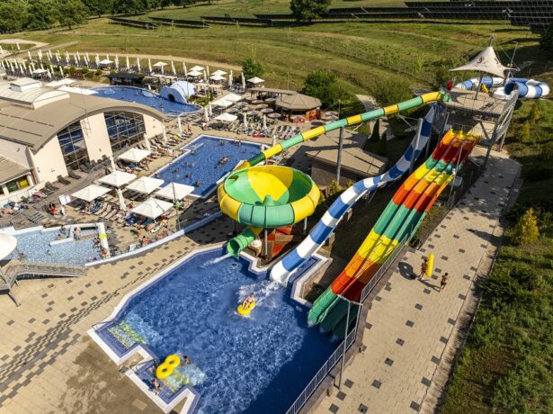 Arsenal Aventura & Aqua Park deschide sezonul de vară pe 29 mai: weekend extins de 1 Iunie cu tobogane, aventură și relaxare pentru întreaga familie 1 Arsenal Aventura & Aqua Park deschide sezonul de vară pe 29 mai: weekend extins de 1 Iunie cu tobogane, aventură și relaxare pentru întreaga familie