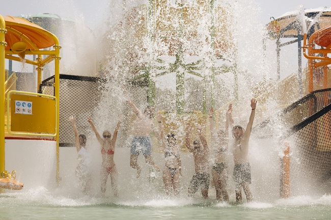 Arsenal Aventura & Aqua Park deschide sezonul de vară pe 29 mai: weekend extins de 1 Iunie cu tobogane, aventură și relaxare pentru întreaga familie 2 Arsenal Aqua Park zona distractie 1