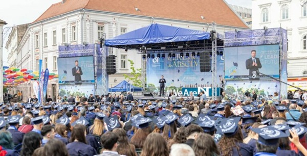 Ceremonia de Absolvire UVT 2026, sărbătoarea unică a noii promoții de absolvenți UVT (video) 1 Ceremonia de Absolvire UVT 2026, sărbătoarea unică a noii promoții de absolvenți UVT (video)