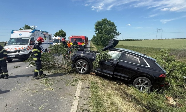 Accident extrem de grav pe un drum intens circulat din vestul țării (foto)