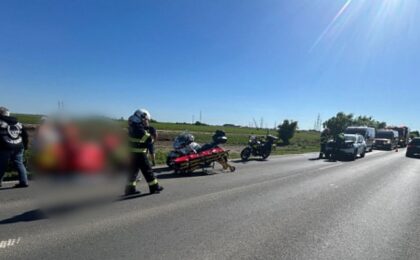 Cum s-a produs accidentul în care au fost implicate o maşină şi două motociclete, lângă Timişoara 1 Cum s-a produs accidentul în care au fost implicate o maşină şi două motociclete, lângă Timişoara