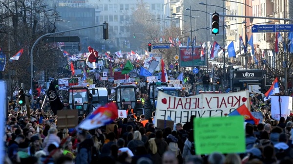 Transportul feroviar din Serbia, suspendat înaintea unui amplu protest al studenților