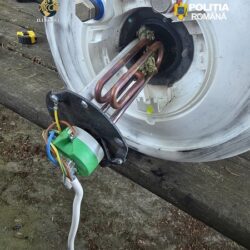 Tânăr prins în flagrant, la Timişoara, cu 6,5 kilograme de canabis. Avea o metodă ingenioasă de depozitare (foto) 3 Tânăr prins în flagrant, la Timişoara, cu 6,5 kilograme de canabis. Avea o metodă ingenioasă de depozitare (foto)