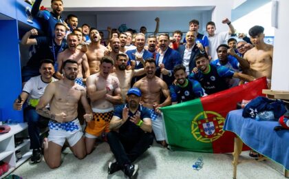 Echipa Corvinul Hunedoara a promovat din punct de vedere matematic în Superliga de fotbal, după ce a învins-o pe FC Voluntari cu scorul de 2-0