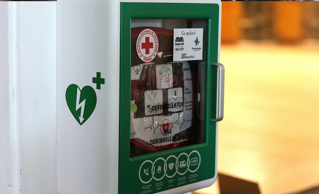 Program naţional de instalare a defibrilatoarelor în spaţii publice, lansat de Crucea Roşie Română