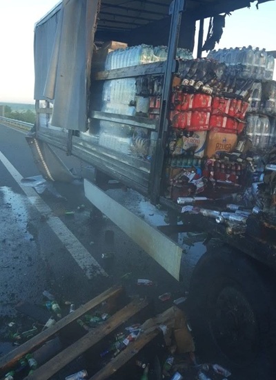 Autotren în flăcări pe autostrada A1, în județul Timiș