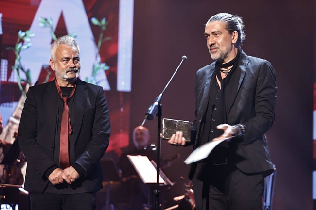 Teatrul Merlin câștigă Premiul UNITER 2026 cu spectacolul „THE WINDOW” 1 Teatrul Merlin câștigă Premiul UNITER 2026 cu spectacolul „THE WINDOW”