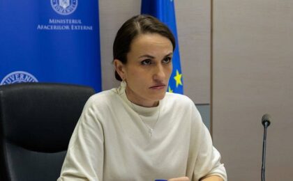 MAE declasifică 5000 de dosare: alegerile din mai 1990, mineriadele, vizita Regelui Mihai și altele