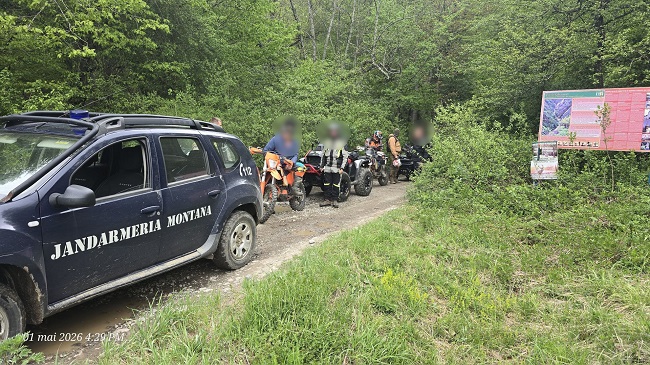 Aventură off-road costisitoare pentru șapte turiști