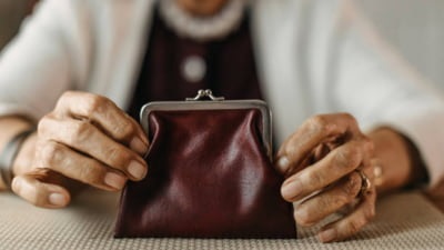 A lucrat 61 de ani și primește o pensie de 9.800 de euro pe lună