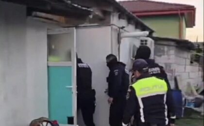 Percheziții în Timiș, într-un dosar de furt și infracțiuni informatice (video)
