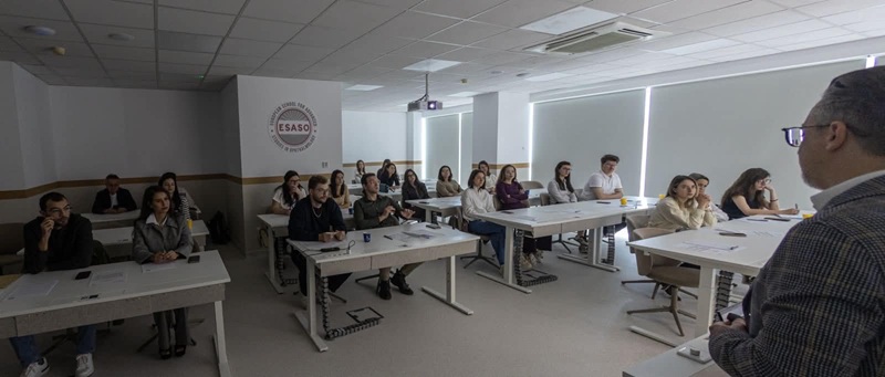 Curs internațional în chirurgia cataractei, la Timișoara