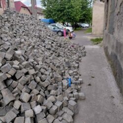 Șantierul din Piața Traian îngroapă promisiunea de “regenerare verde” sub munți de piatră cubică (foto) 4 santier traian1