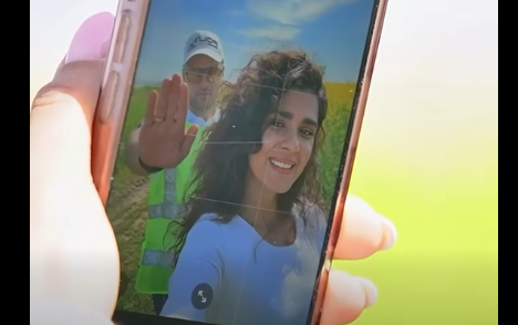 A început sezonul fotografiilor în lanurile de rapiță. Avertismentul MAI