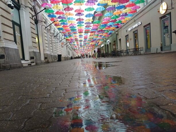 Vremea se încălzește ușor, dar ploile revin în weekend 1 Vremea se încălzește ușor, dar ploile revin în weekend