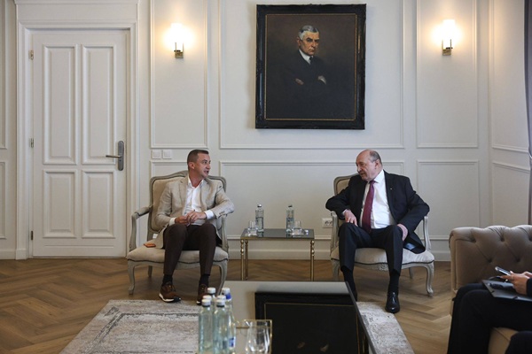 Traian Băsescu, în vizită la Consiliul Județean Timiș 1 traian basescu