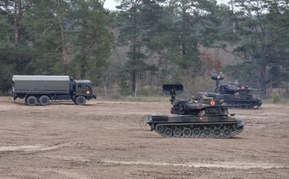 Companii din industria auto din România vor să producă echipamente militare, spune Ilie Bolojan