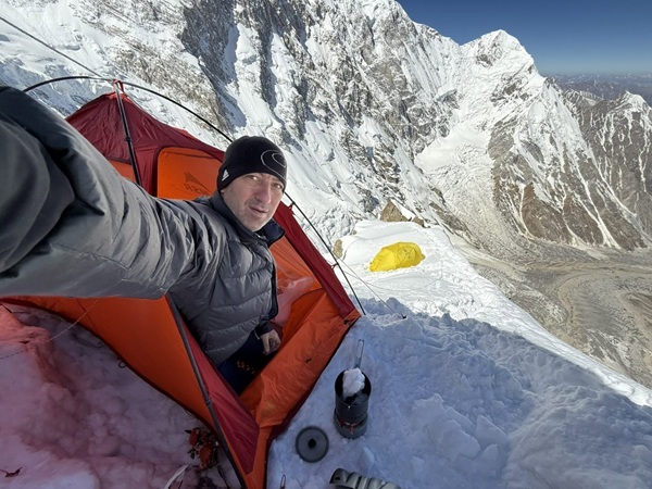 Alpinistul Horia Colibășanu, la o nouă provocare. Revine în Karakorum pentru ascensiunea Gasherbrum II 3 Horia Colibasanu 2