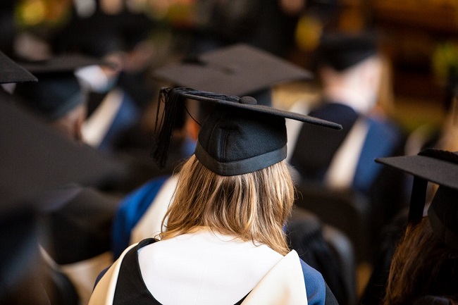 Cât costă absolvirea unui elev de clasa a VIII-a? 1 Cât costă absolvirea unui elev de clasa a VIII-a?