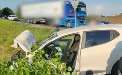 Accident pe DN 6, în județul Timiș: trei persoane au ajuns la spital