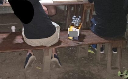 Polițiștii locali au descins la magazine non-stop din Timișoara: consum de alcool, gălăgie şi mizerie (foto) 22 Polițiștii locali au descins la magazine non-stop din Timișoara: consum de alcool, gălăgie şi mizerie (foto)