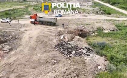 Amendat cu 45.000 de lei pentru că a aruncat moloz în zonă nepermisă 1 Amendat cu 45.000 de lei pentru că a aruncat moloz în zonă nepermisă