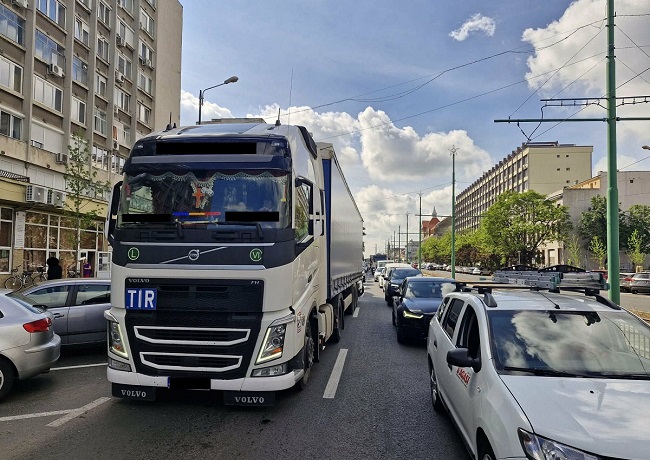 Amenzi de aproape 200.000 lei, aplicate de polițiștii locali unor şoferi de autovehicule de mare tonaj, la Timişoara 1 Amenzi de aproape 200.000 lei, aplicate de polițiștii locali unor şoferi de autovehicule de mare tonaj, la Timişoara