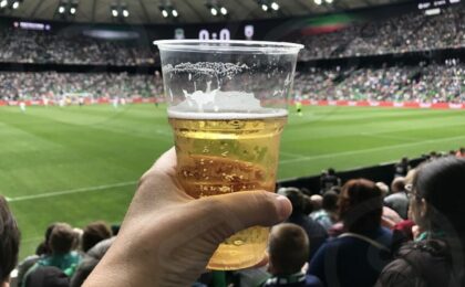 Liber la bere pe stadioanele din România!