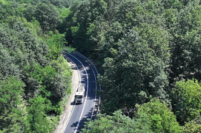 Au fost finalizate lucrările și se circulă normal pe DN 68A, între Coșava și Coșevița (video) 1 Au fost finalizate lucrările și se circulă normal pe DN 68A, între Coșava și Coșevița (video)