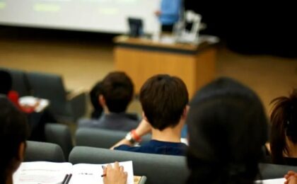 AI-ul schimbă peisajul educațional: Aceste specializări universitare ar putea dispărea 47 AI-ul schimbă peisajul educațional: Aceste specializări universitare ar putea dispărea