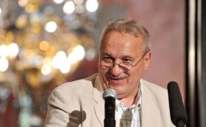 Mircea Mihăieş, la un nou autograf literar 39 Mircea Mihăieş, la un nou autograf literar