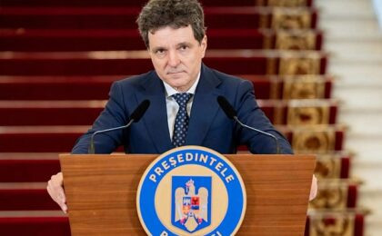 Nicușor Dan cheamă partidele la consultări pentru desemnarea unui nou premier 1 Nicușor Dan cheamă partidele la consultări pentru desemnarea unui nou premier